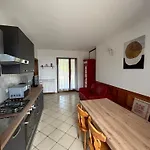Апартаменти Poli Villa's